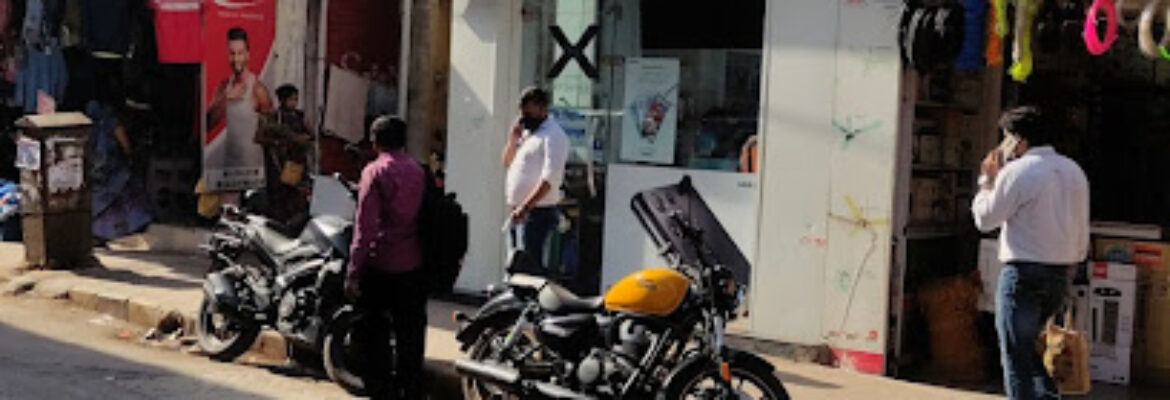 Top 10 Store   Mobiles  TV  Laptop  Accessories in Kandivali East Akurli Road