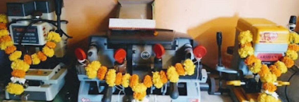 KUNDAN KEY MAKER   Duplicate Keymaker in Borivali   Bike   Car Keymaker in Borivali